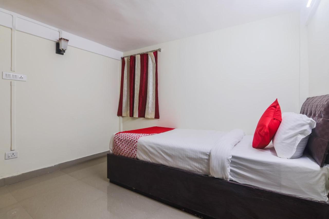 Oyo 18759 Nirvana Guest House Σιλόνγκ Εξωτερικό φωτογραφία